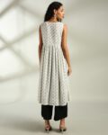 -1117Wx1400H-443041308-offwhite-MODEL