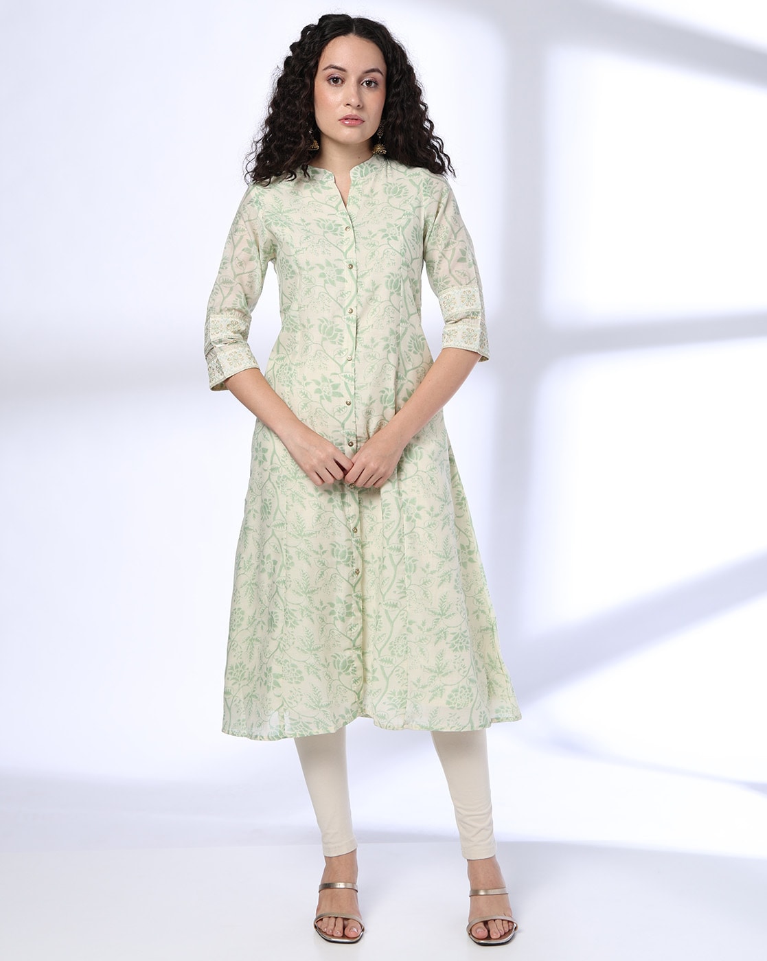 -1117Wx1400H-443057190-offwhite-MODEL