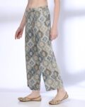 -1117Wx1400H-443059761-grey-MODEL