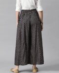 -1117Wx1400H-466736283-navy-MODEL3