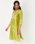 -1117Wx1400H-467019717-green-MODEL