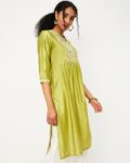-1117Wx1400H-467019717-green-MODEL