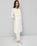-1117Wx1400H-467163490-offwhite-MODEL