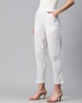 -1117Wx1400H-467191080-white-MODEL