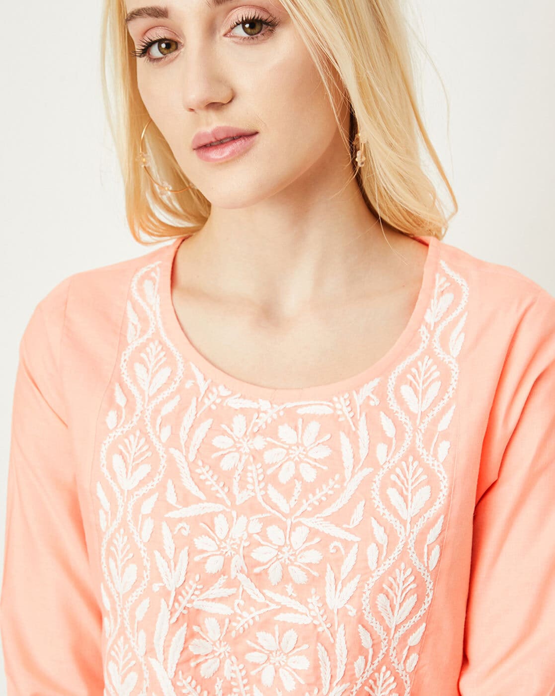 -1117Wx1400H-467193244-peach-MODEL4