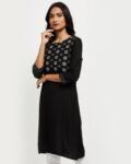 -1117Wx1400H-469032826-black-MODEL4
