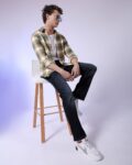 -1117Wx1400H-469349513-blue-MODEL