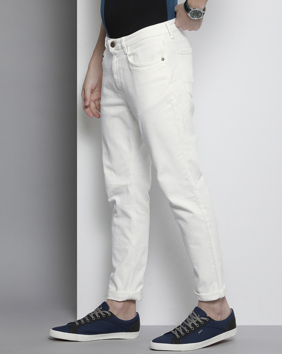 -1117Wx1400H-469435596-white-MODEL2