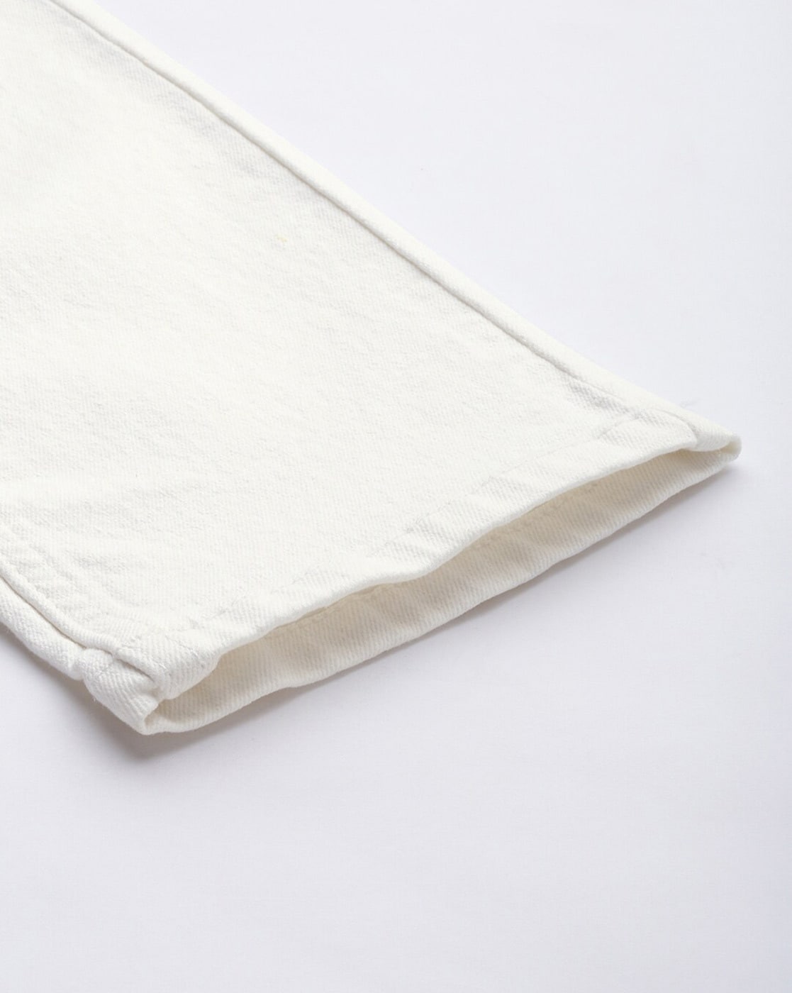 -1117Wx1400H-469435596-white-MODEL7