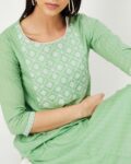 -1117Wx1400H-700029846-green-MODEL2