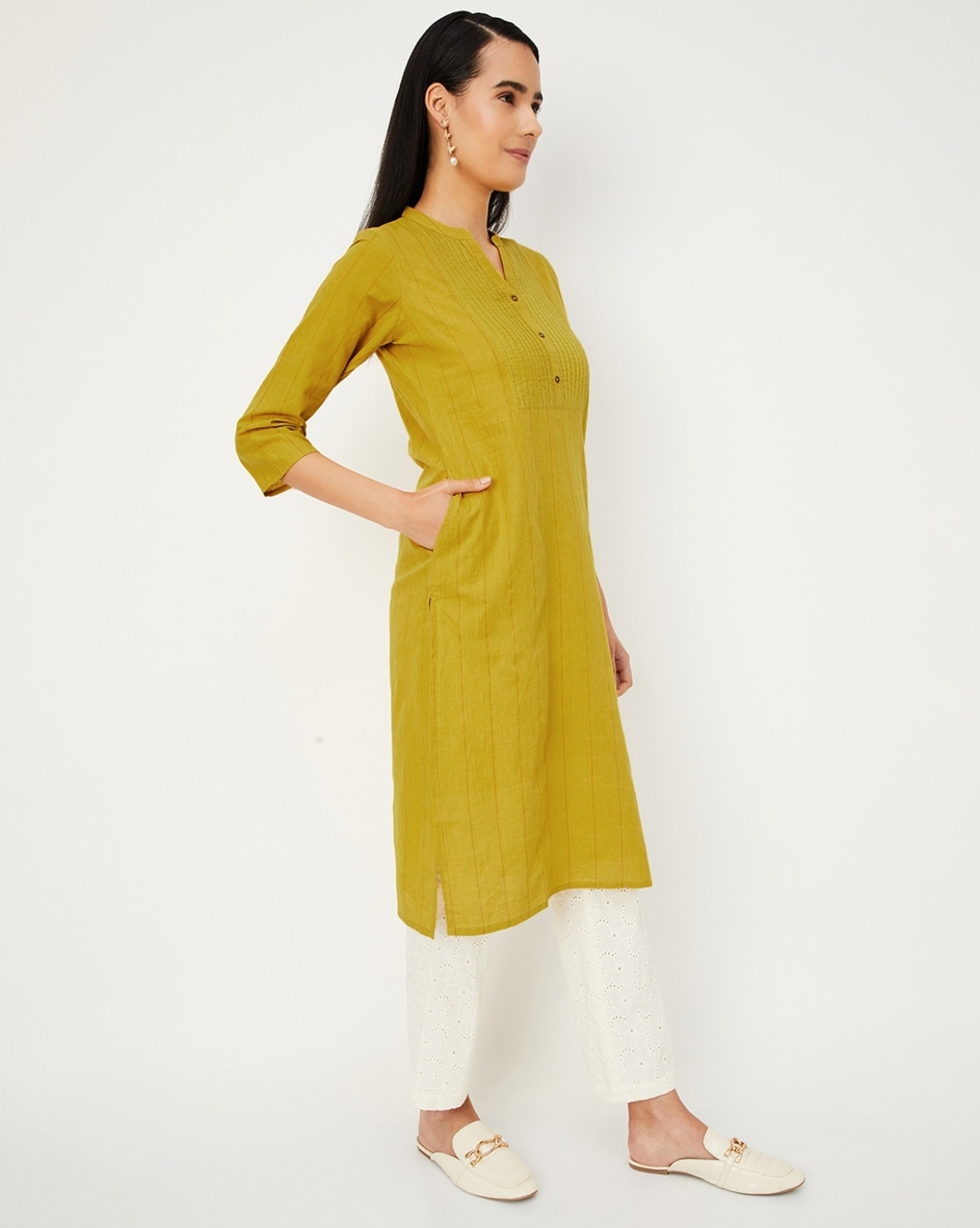 -1117Wx1400H-700172848-yellow-MODEL2