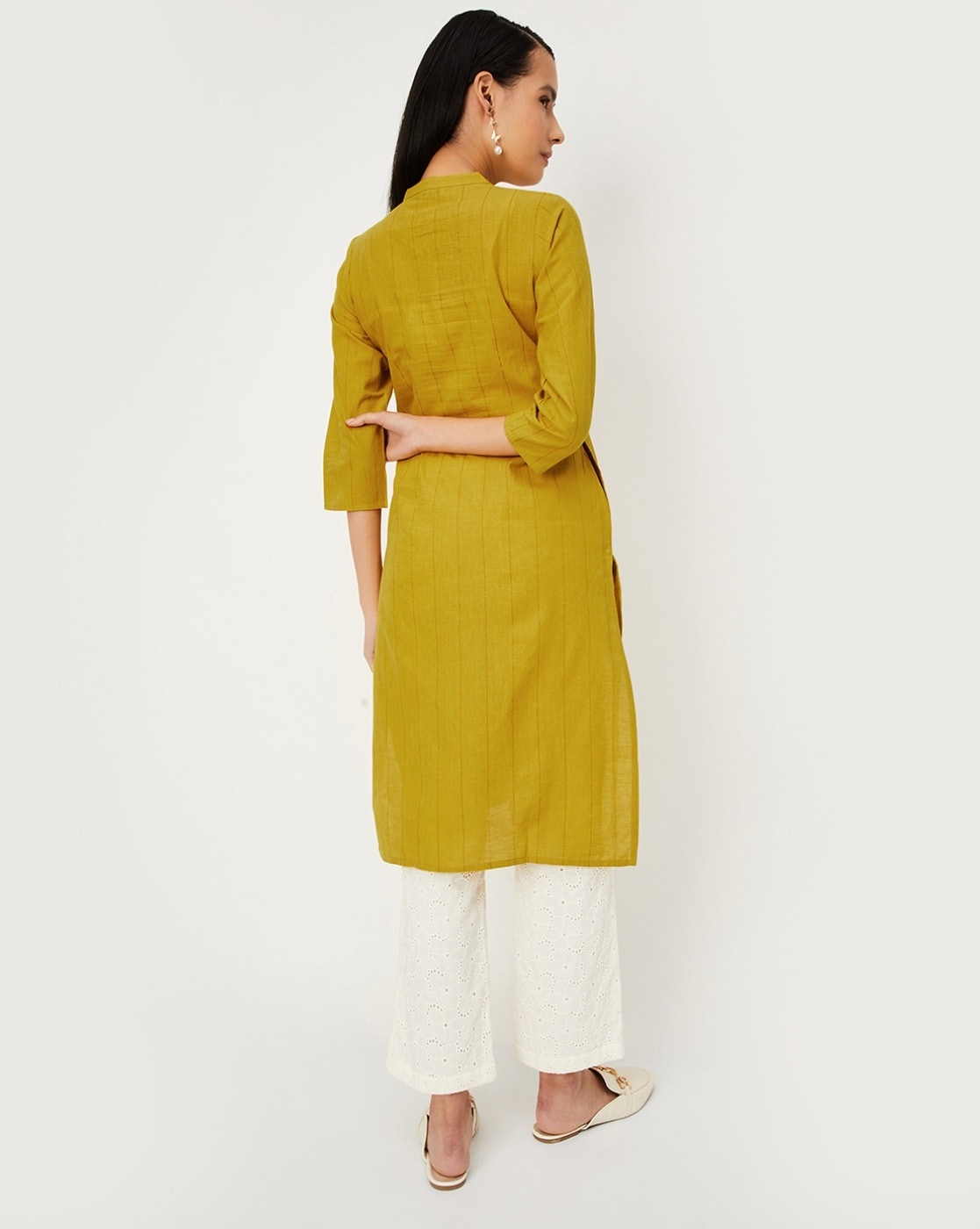 -1117Wx1400H-700172848-yellow-MODEL3