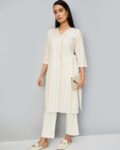 -1117Wx1400H-700174969-offwhite-MODEL