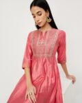 -1117Wx1400H-700240188-pink-MODEL