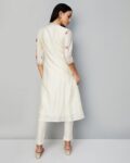 -1117Wx1400H-700240210-offwhite-MODEL