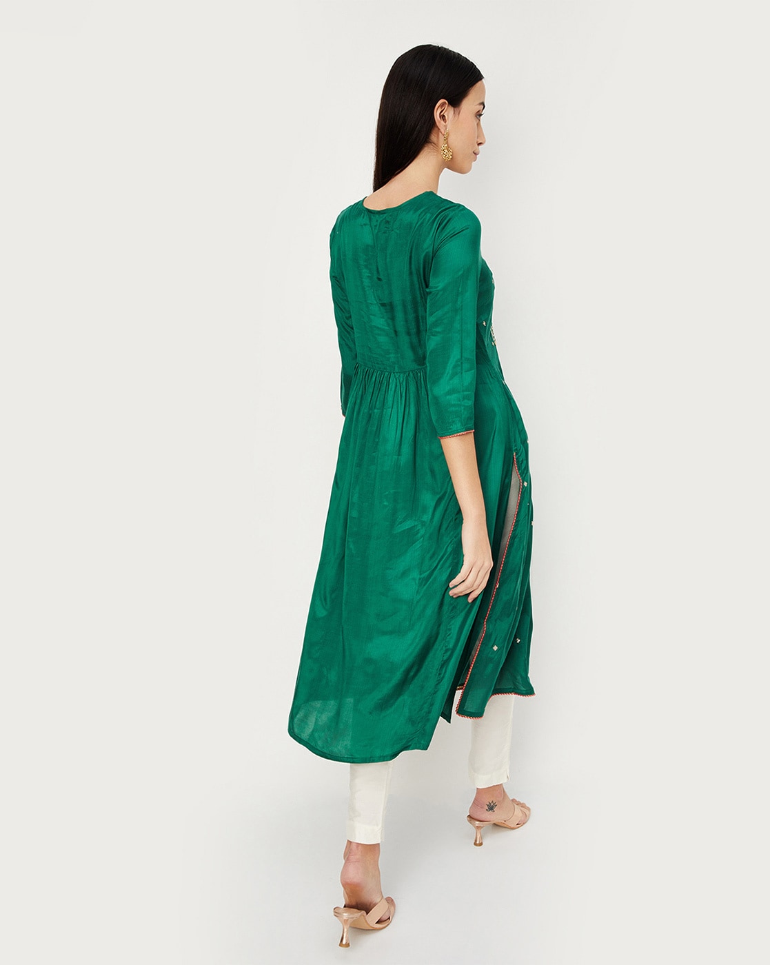 -1117Wx1400H-700240221-green-MODEL4