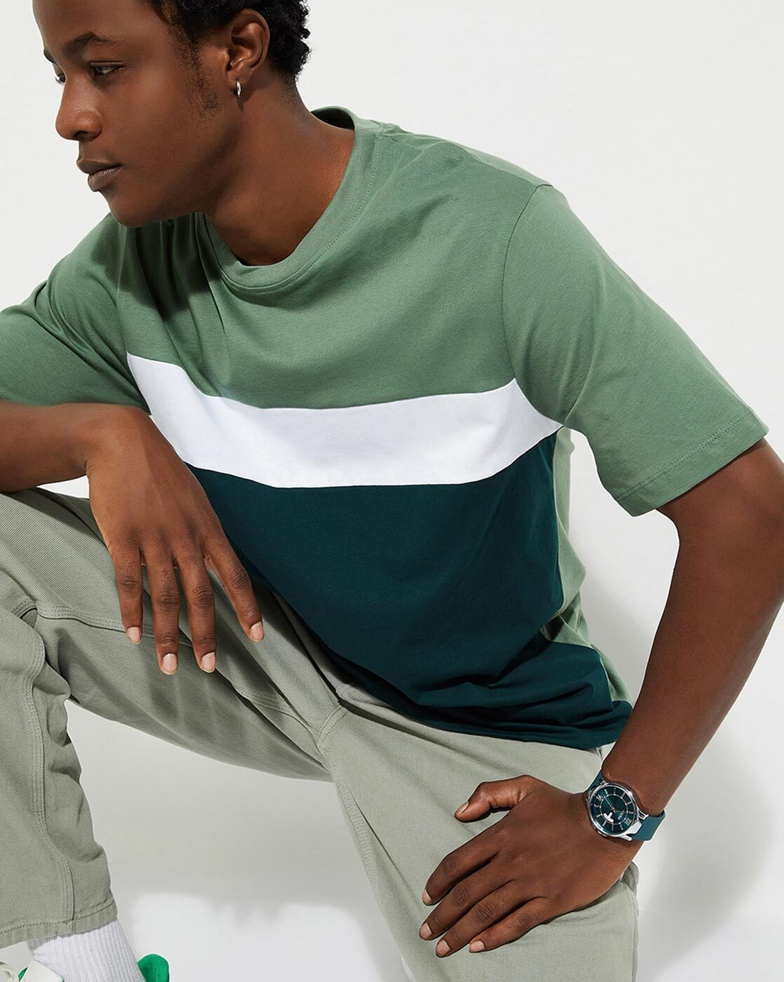 -1117Wx1400H-700254254-green-MODEL3