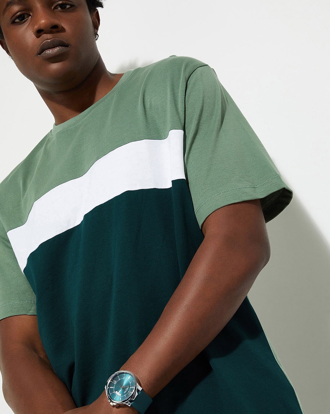 -1117Wx1400H-700254254-green-MODEL4