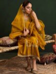 88a42274-f84b-4284-9cdd-f10db81b3d3c1727718375964-Indo-Era-Ethnic-Motifs-Embroidered-Sequinned