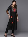 5a375991-9da2-4173-b522-7b4c5faff43b1704705369898-Indo-Era-Women-Kurta-Sets-8001704705369472-1