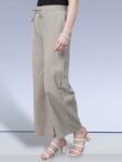 f5db9fab-1b0c-40dc-baa1-950d93a3274e1712899637767FITHUBWomenStraightFitHigh-RiseTrousers1