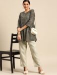 417436df-78ff-422c-9ec6-08bb0e9ff6191644562619861-Anouk-Women-Kurtas-9851644562619029-3