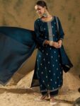 6581075e-92ba-4642-baf8-a01167108b271727719274650-Indo-Era-Women-Embroidered-Regular-Sequinned-Kurta-with-Trou-5