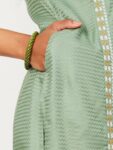 09a157a7-5394-4cac-bf47-386999379cd51703923950563maxWomenGreenKurta1