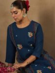 5816efd7-6bc5-4922-8995-e81da987e55d1727721343755-Indo-Era-Women-Floral-Embroidered-Regular-Thread-Work-Kurta–2