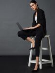 0ca5229c-a930-4218-aeb1-11a10f8be6b01690983828091SASSAFRASworklyfWomenBlackMomFitHigh-RiseTrousers4 (1)