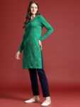 af41eb9a-6339-414d-8ddc-dd19b8f7be2d1697112644630-Anouk-Floral-Printed-Winter-Kurta-6801697112644218-1