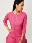 f0d3bee2-89f7-402c-891c-08b0787e717f1696658579872WomenEmbroideredStraightKurta5