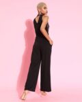 -1117Wx1400H-463975307-black-MODEL