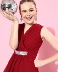 -1117Wx1400H-466400177-maroon-MODEL