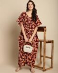 -1117Wx1400H-466548797-maroon-MODEL