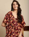 -1117Wx1400H-466548797-maroon-MODEL