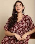 -1117Wx1400H-466548799-maroon-MODEL