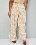 -1117Wx1400H-466981117-beige-MODEL3