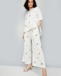 -1117Wx1400H-700023108-offwhite-MODEL2