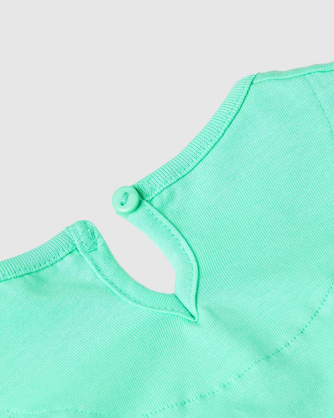 -1117Wx1400H-700058667-green-MODEL4