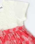-1117Wx1400H-700369142-red-MODEL