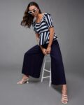 -1117Wx1400H-700650121-navy-MODEL