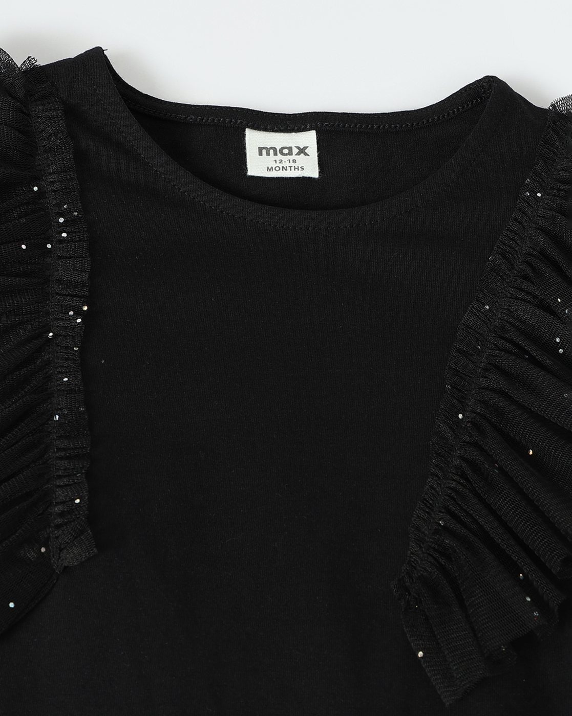 -1117Wx1400H-700722404-black-MODEL3