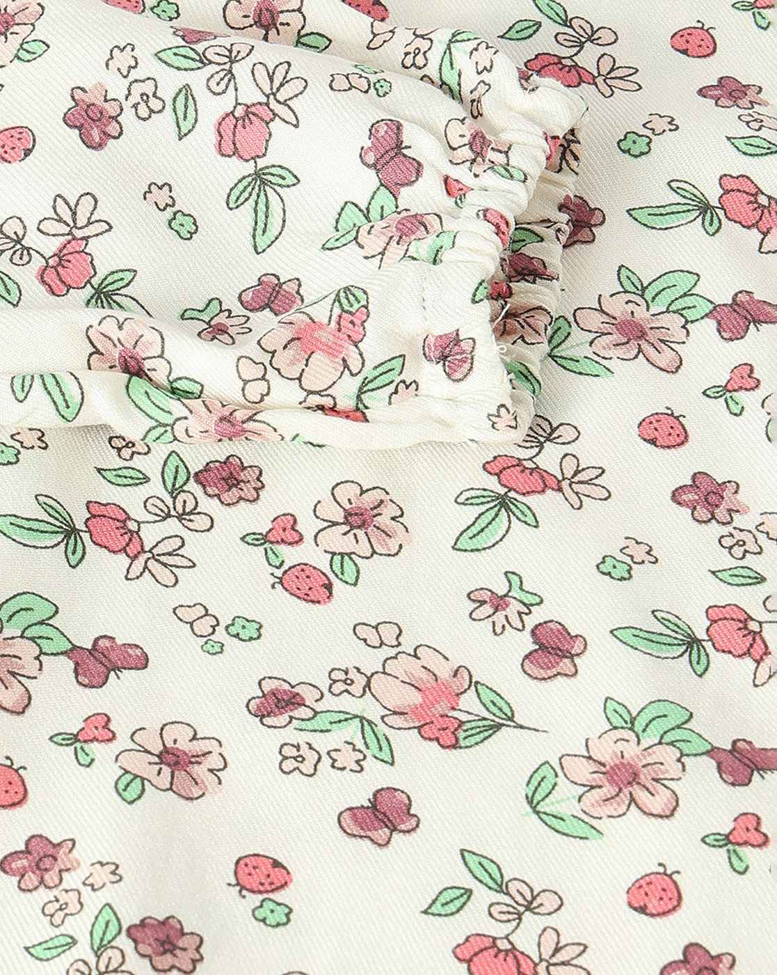 -1117Wx1400H-700722406-beige-MODEL4