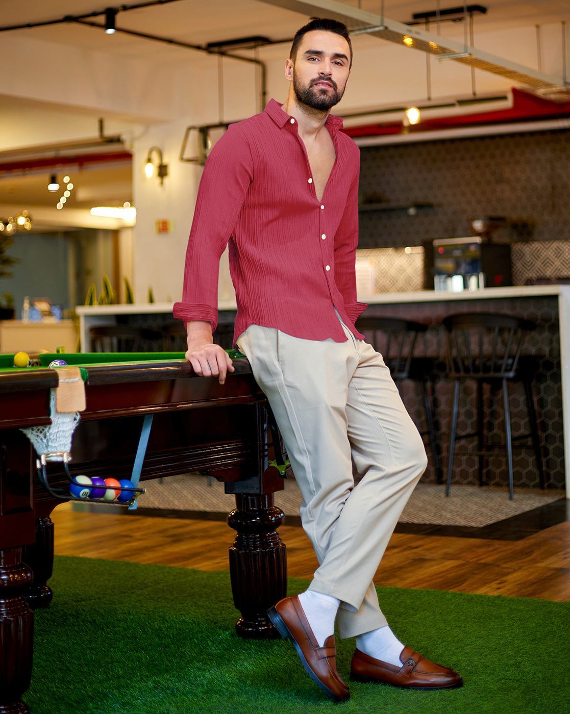 -1117Wx1400H-700798500-red-MODEL3