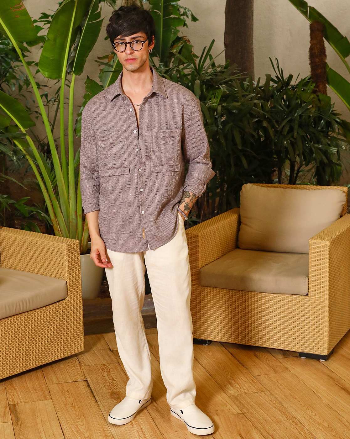 -1117Wx1400H-700798603-brown-MODEL4