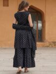 26b036ad-cbfe-487d-aa6c-f7be087e26971693808427575KurtaSets1