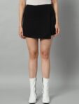 144ff835-1e8a-420e-9511-e222a7ba32341714139139714Womensblackskort1