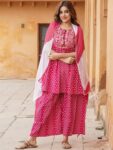 536f67ad-620d-4f4d-b8a5-e428a98dc29c1693803161499KurtaSets1