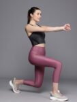 b7e4f772-dc73-4eac-8f47-fb1ef5a77d711717131320122-HRX-by-Hrithik-Roshan-Women-Tights-5031717131319629-1